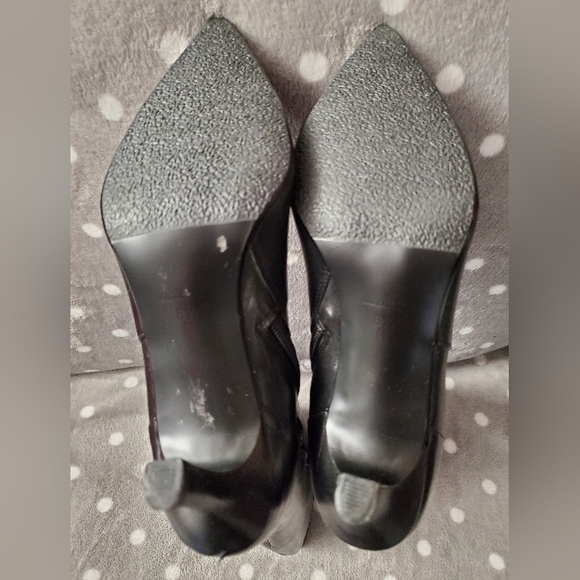 Vaneli Zida - size 8.5, 2 in high, heeled, zip up boots - Picture 8 of 16